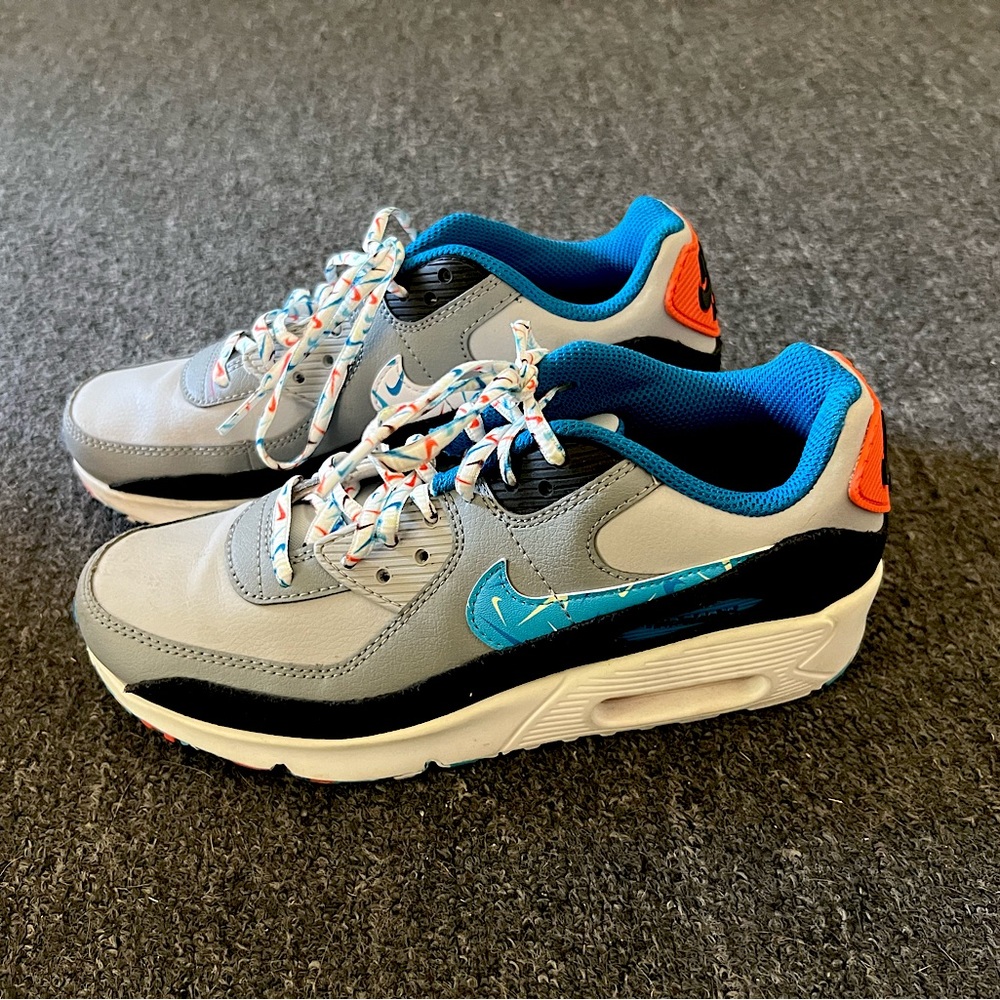 Nike air max kids shoes size 4